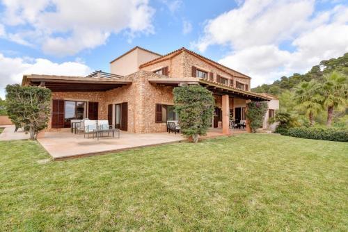 S'horta Villa Sleeps 8 With Pool And Wifi