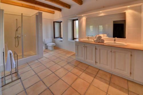 S'horta Villa Sleeps 8 With Pool And Wifi