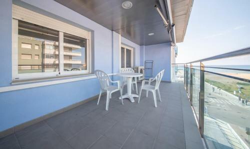 R107 Beachfront Apartment In Calafell