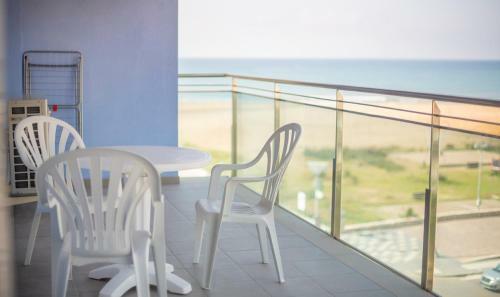 R107 Beachfront Apartment In Calafell