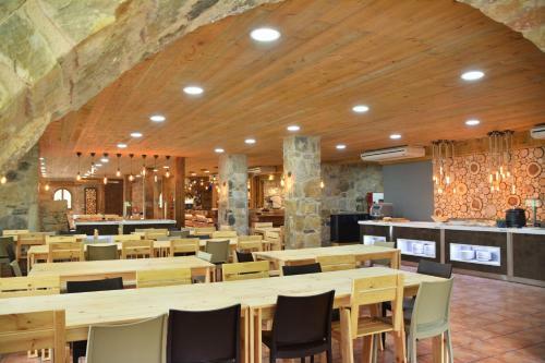 Hotel Familiar El Jou Nature