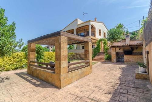 Montbarbat Villa Sleeps 8 Pool