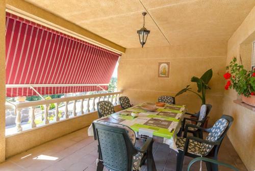 Montbarbat Villa Sleeps 9 Pool Wifi