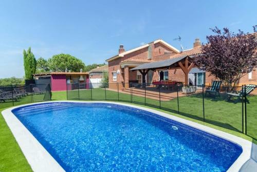 Montbarbat Villa Sleeps 8 Pool Wifi
