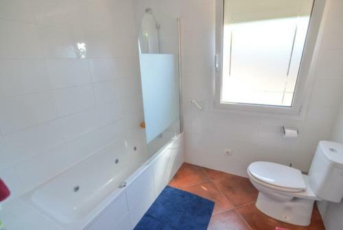 Montbarbat Villa Sleeps 8 Pool Wifi