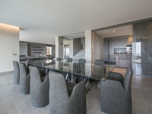 Exclusive Tamarit Villa