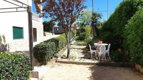Montbarbat Villa Sleeps 8 Wifi