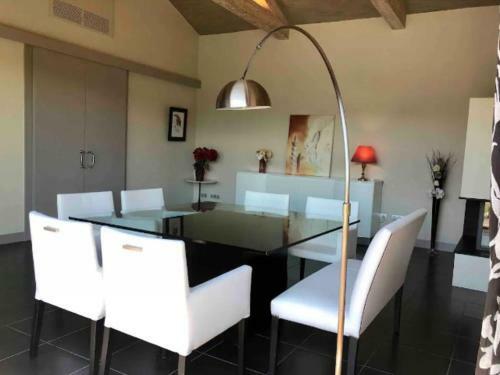 Superb Holiday Home In Aravell With Private Pool