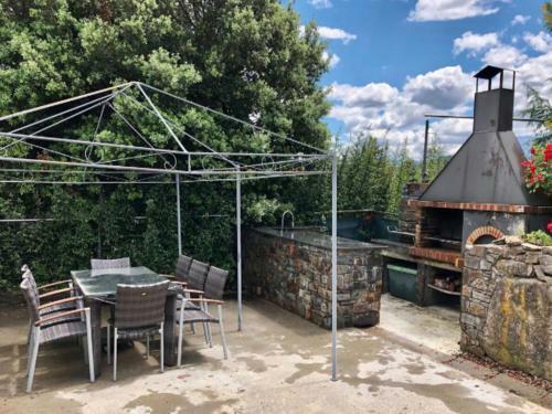 Superb Holiday Home In Aravell With Private Pool