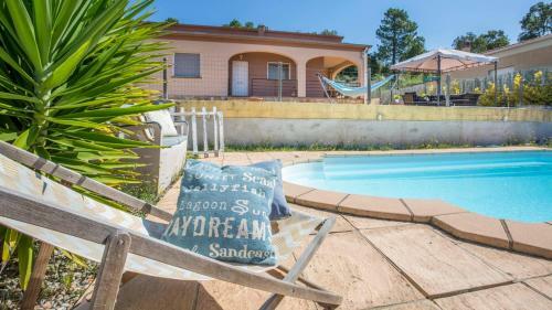 Montbarbat Villa Sleeps 7 With Pool