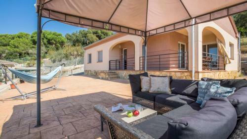 Montbarbat Villa Sleeps 7 With Pool
