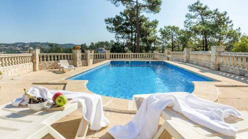Montbarbat Villa Sleeps 5 With Pool