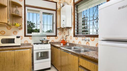 Montbarbat Villa Sleeps 5 With Pool