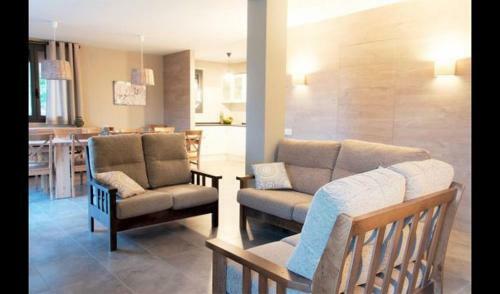 Castellar Del Riu Villa Sleeps 12 With Pool