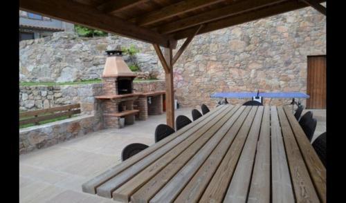 Castellar Del Riu Villa Sleeps 12 With Pool