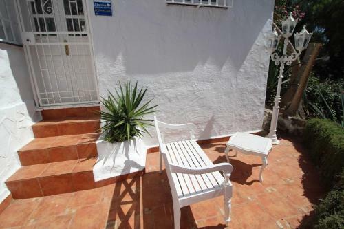 Sunny House, Chayofa