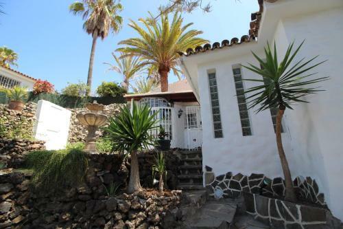Sunny House, Chayofa