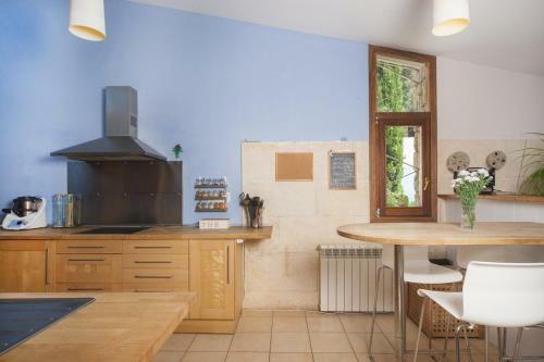 Palmanyola Villa Sleeps 6 With Pool Air Con And Wifi