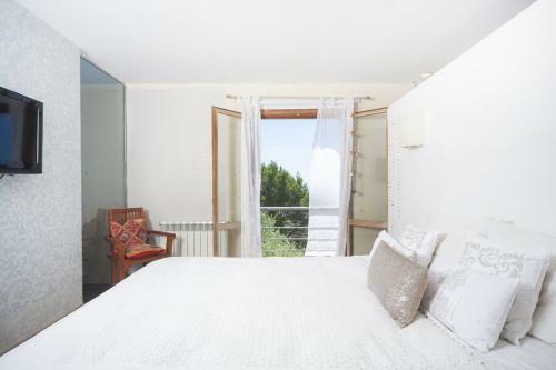 Palmanyola Villa Sleeps 6 With Pool Air Con And Wifi