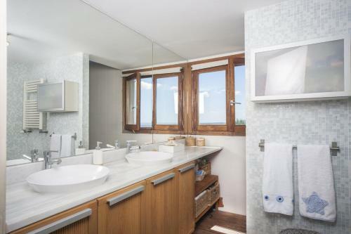 Palmanyola Villa Sleeps 6 With Pool Air Con And Wifi