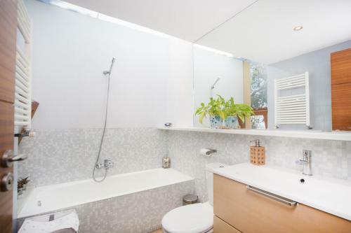 Palmanyola Villa Sleeps 6 With Pool Air Con And Wifi