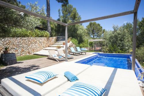 Palmanyola Villa Sleeps 6 With Pool Air Con And Wifi