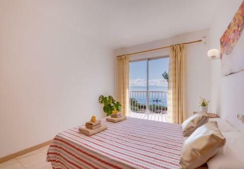 Alcanada Holiday Home Sleeps 7 With Wifi