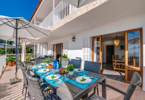 Alcanada Holiday Home Sleeps 7 With Wifi