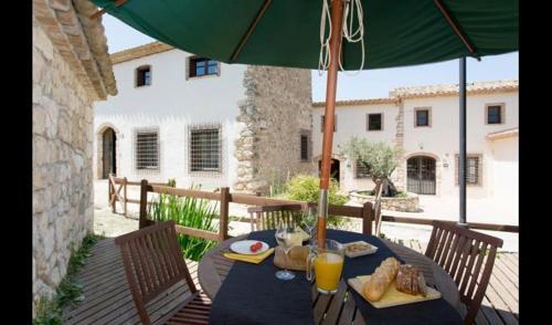 Villa In L'arbocar de Baix Sleeps 6 With Pool