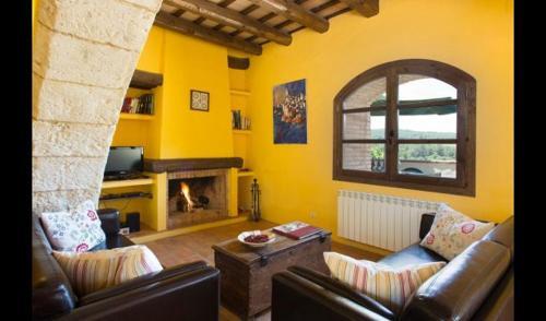 Villa In L'arbocar de Baix Sleeps 7 With Pool