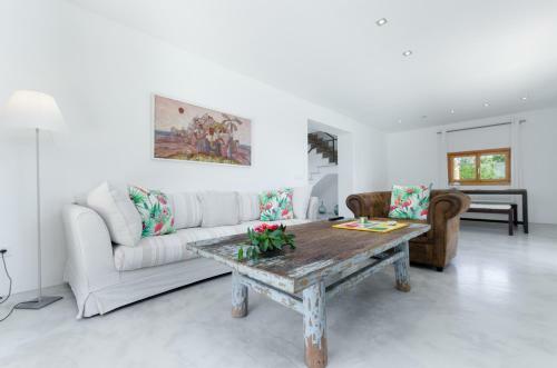 Yourhouse Can Cadernera