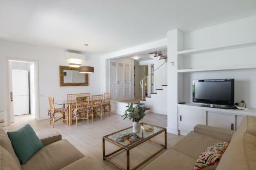 Villa In Pasito Blanco, 4bdr, Bbq, Wifi, Pool