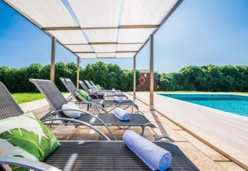 Sa Pobla Villa Sleeps 6 With Pool Air Con And Wifi