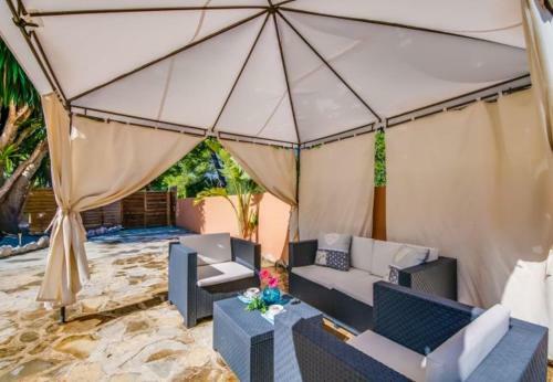 Cala Mesquida Holiday Home Sleeps 5 With Pool And Wifi
