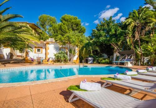 Apartment In Cala Mesquida Sleeps 4 With Pool Air Con And Wifi