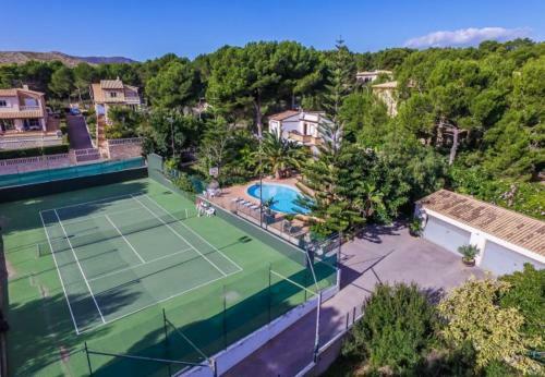 Apartment In Cala Mesquida Sleeps 4 With Pool Air Con And Wifi