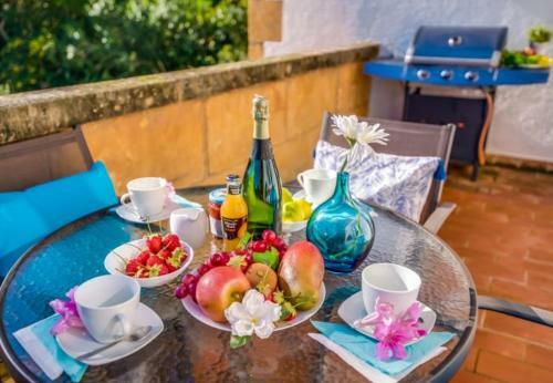 Apartment In Cala Mesquida Sleeps 4 With Pool Air Con And Wifi