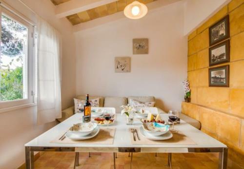 Apartment In Cala Mesquida Sleeps 4 With Pool Air Con And Wifi