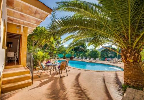 Apartment In Cala Mesquida Sleeps 4 With Pool Air Con And Wifi