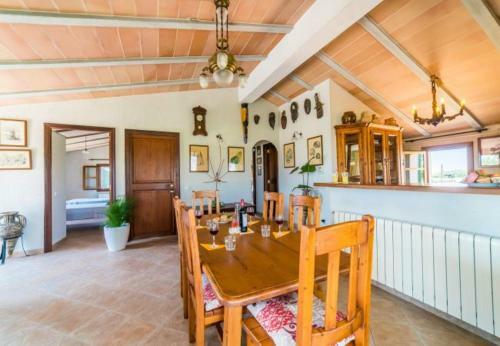 Sa Pobla Holiday Home Sleeps 6 With Pool And Wifi