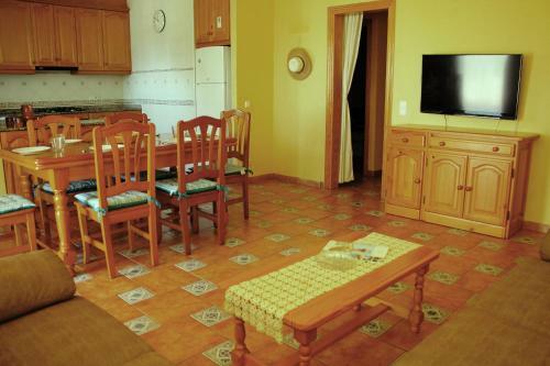 Riumar "carmen 1", 500m To Beach, Private Pool, On-site-service, Dog Beach