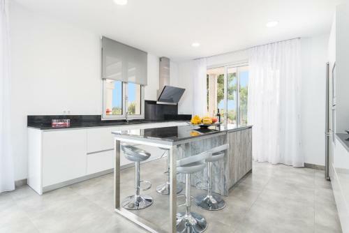 Villa Albaimar Con Piscina Privada