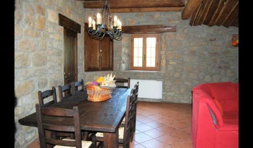 L'espunyola Villa Sleeps 16 With Pool