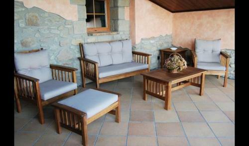 L'espunyola Villa Sleeps 16 With Pool