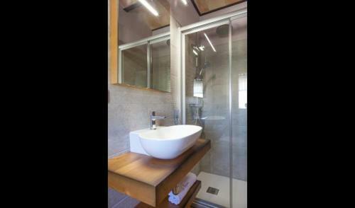 L'espunyola Villa Sleeps 24 With Pool