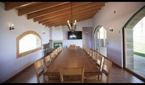 L'espunyola Villa Sleeps 24 With Pool