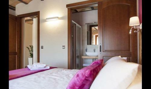 L'espunyola Villa Sleeps 24 With Pool