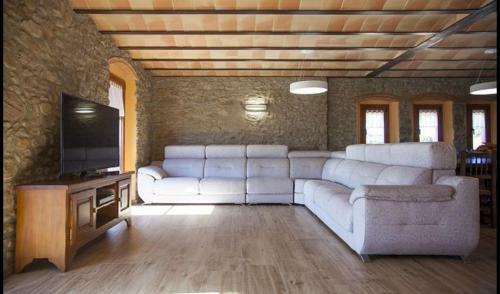 L'espunyola Villa Sleeps 24 With Pool
