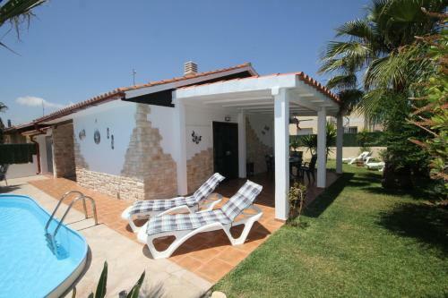 Riumar 'iris', 500m To Beach, Private Pool, On-site-service, Dog Beach