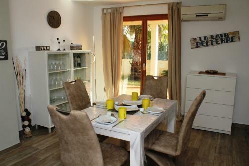 Riumar 'iris', 500m To Beach, Private Pool, On-site-service, Dog Beach